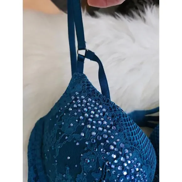 Victoria's Secret push-up bra- 34C - Picture 3 of 7